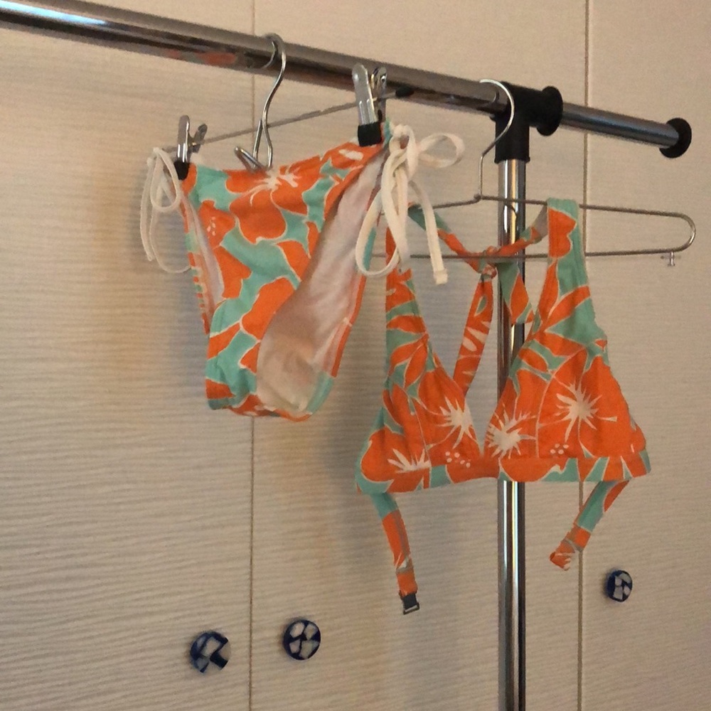 Tommy Bahama 2 piece swimming set